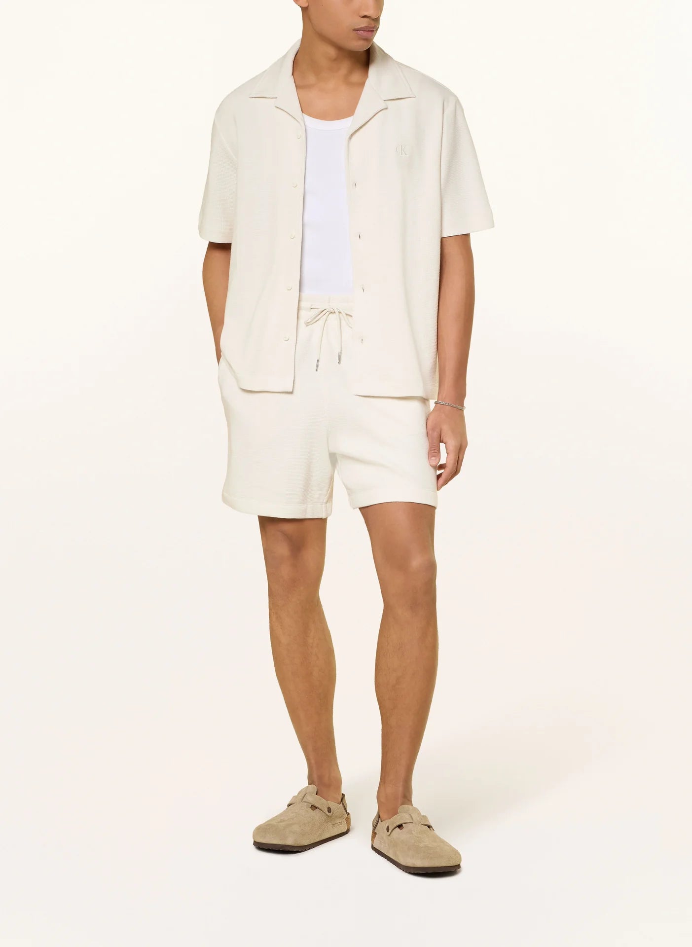 Conjunto Branco Waffle Camisa e Calção