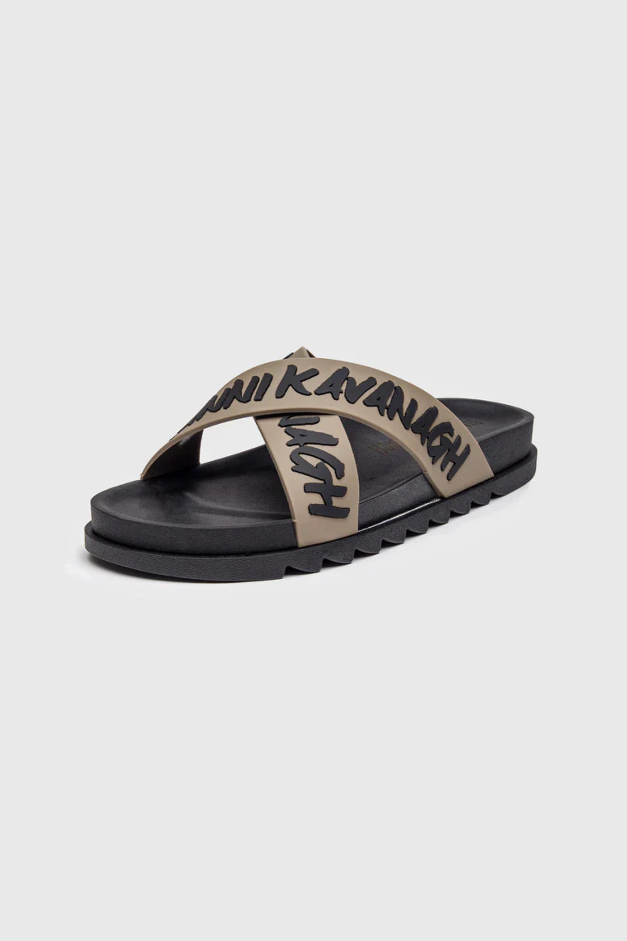 Chinelo de Banda Larga Preto e Bege Gianni Kavanagh