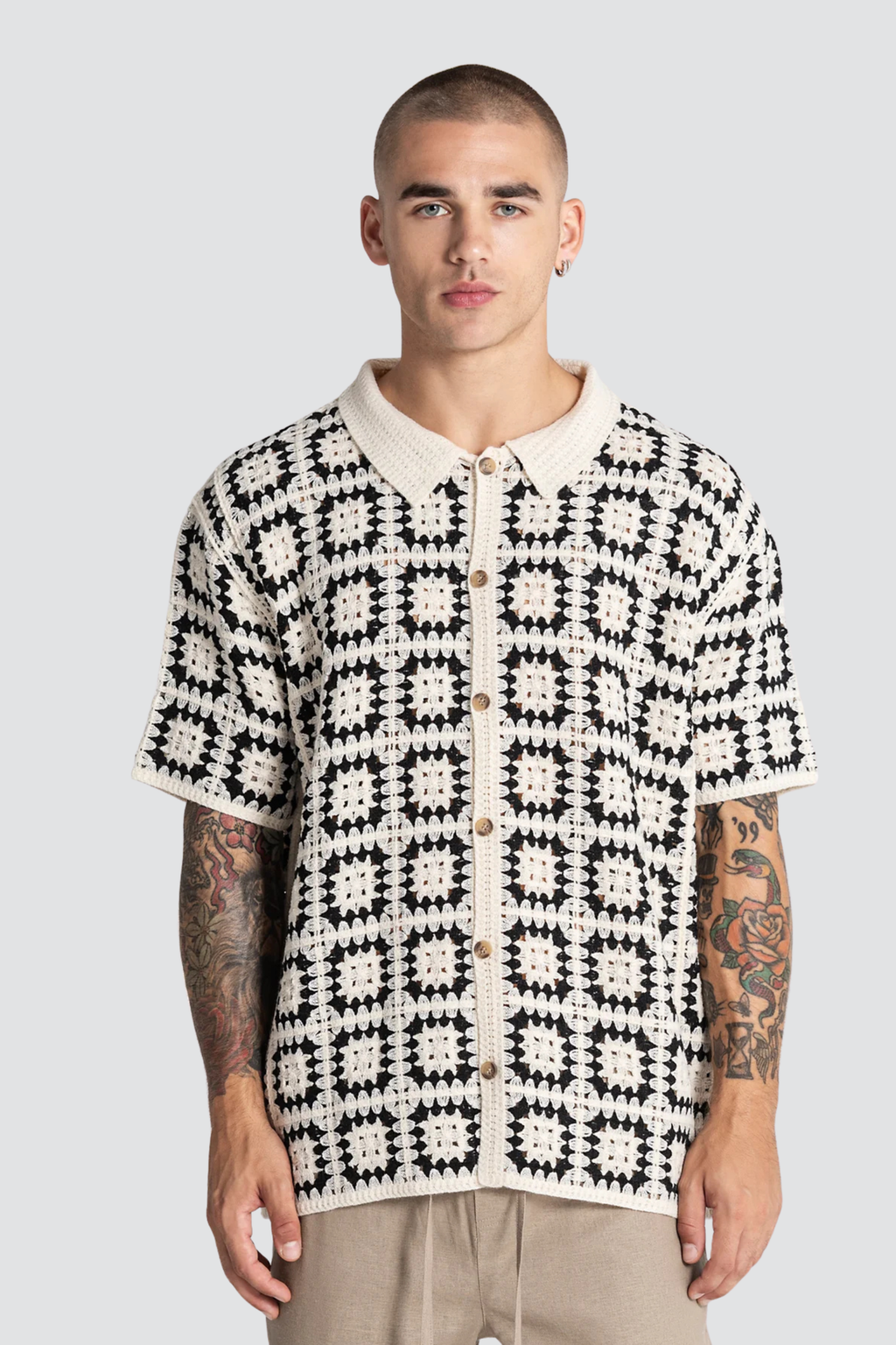 Camisa Knit de Manga Curta Preta e Bege Gianni Kavanagh