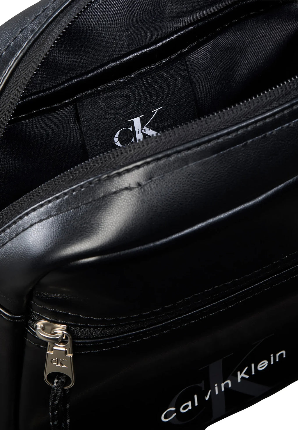 Bolsa de Tiracolo Calvin Klein Preta Calvin Klein