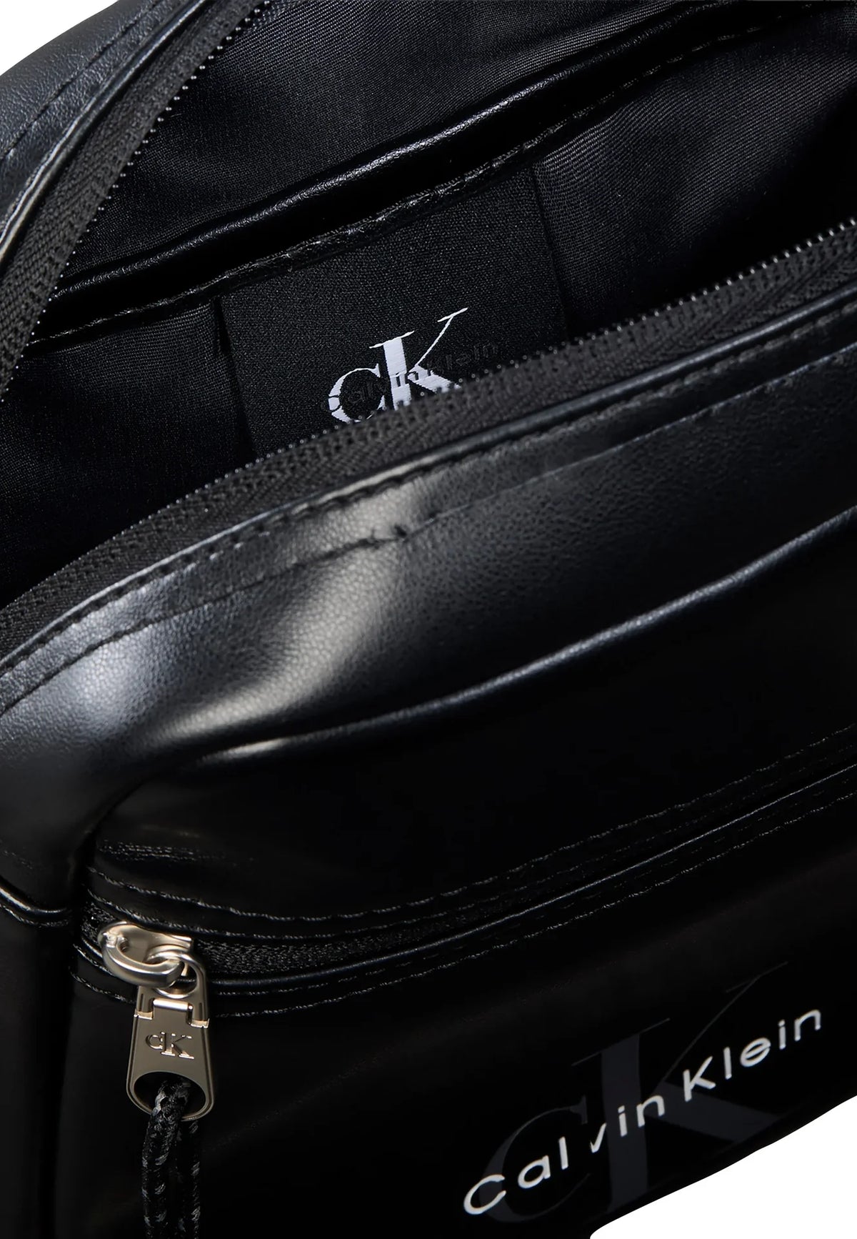Bolsa de Tiracolo Calvin Klein Preta Calvin Klein