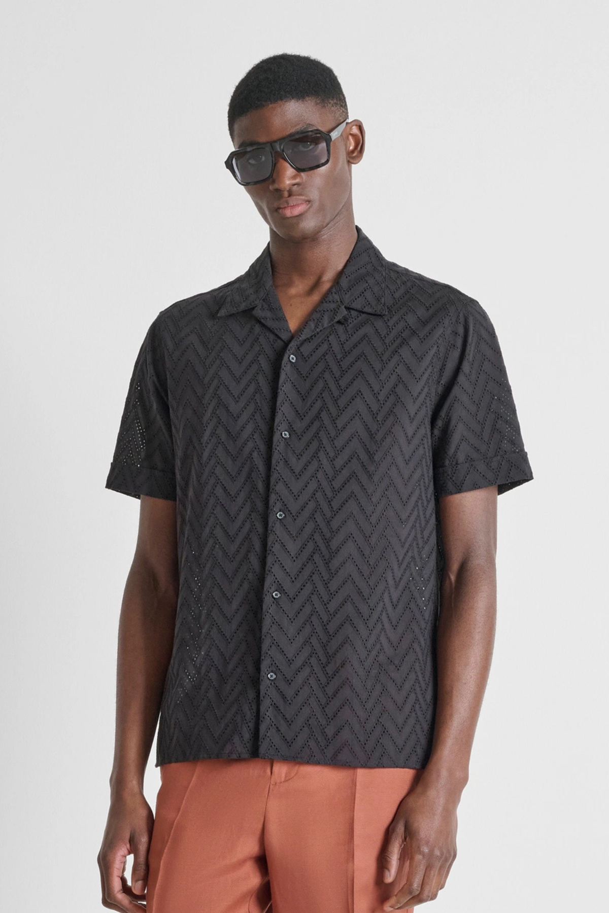 Camisa com Bordado de Manga Curta Preta Antony Morato