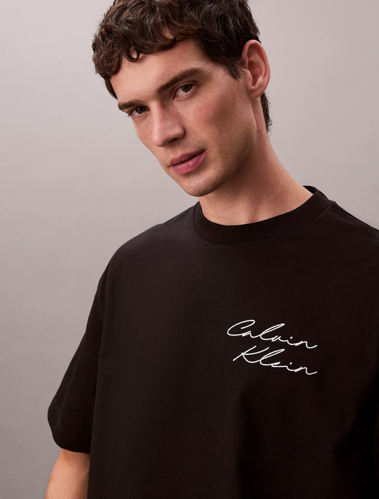 T-shirt Preta Script Logo Calvin Klein