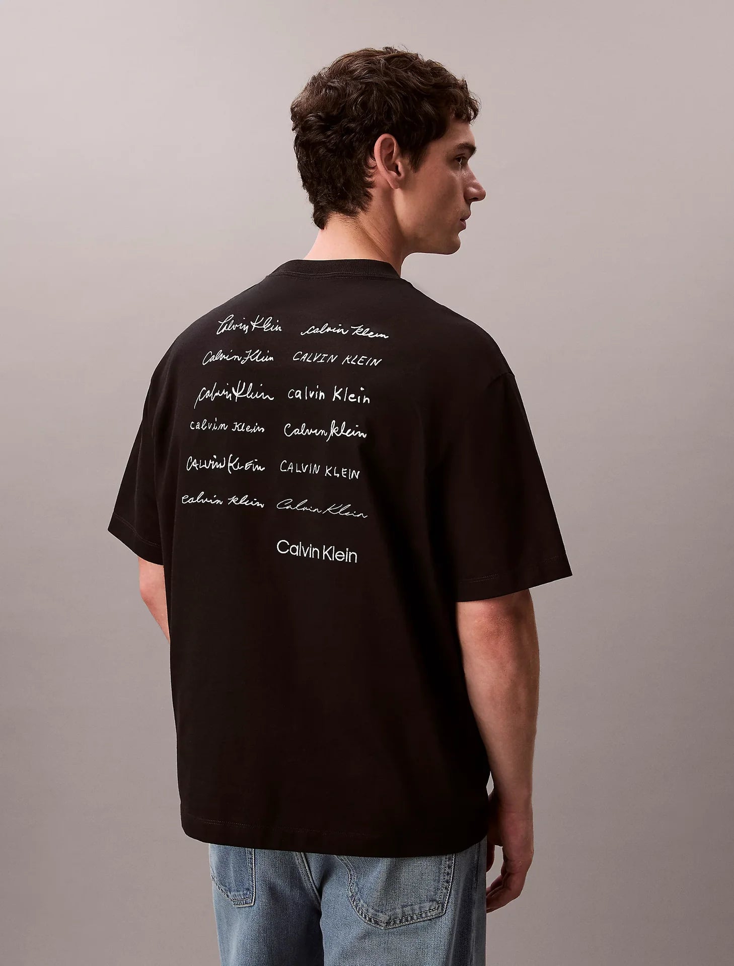 T-shirt Preta Script Logo Calvin Klein
