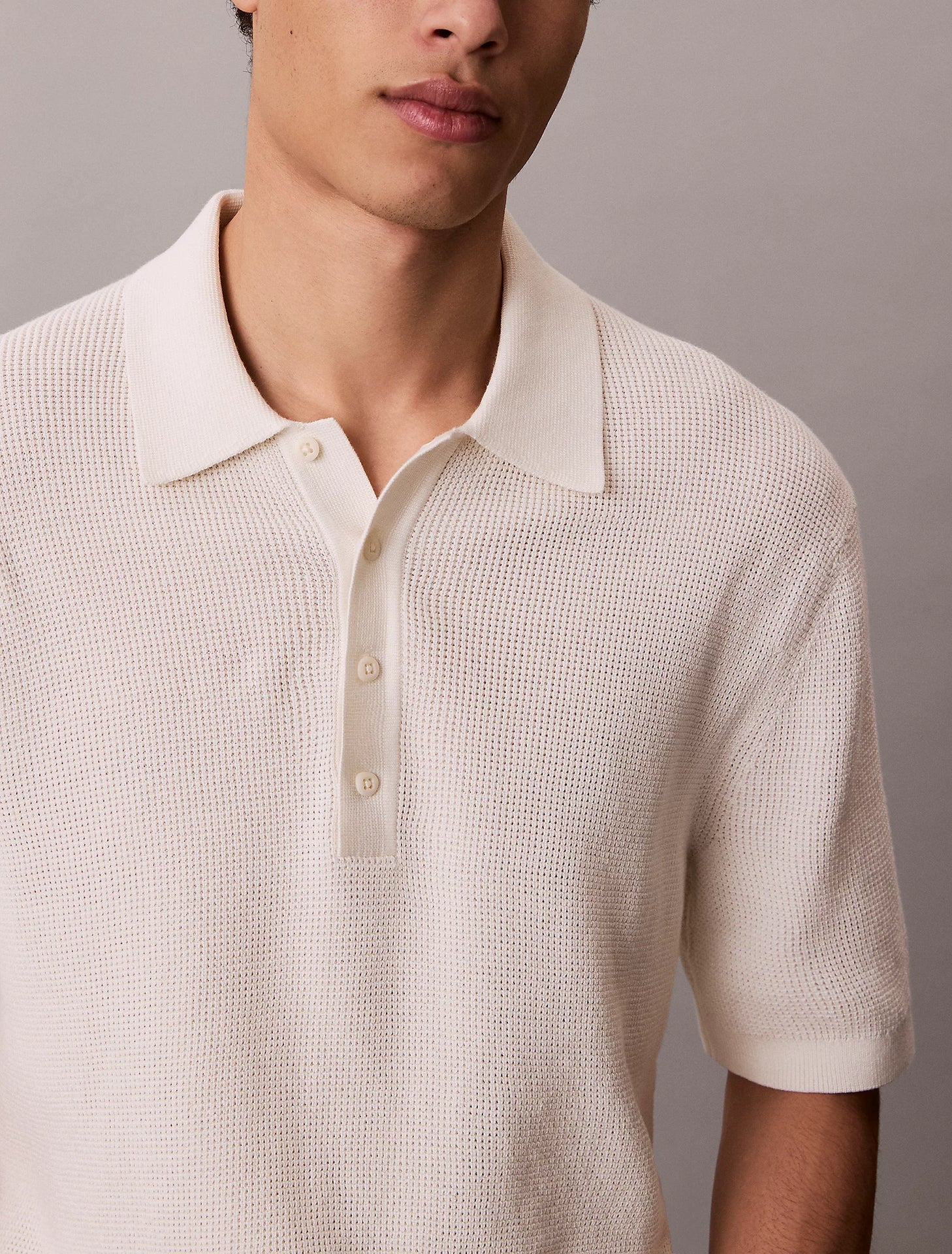 Polo Creme Malha Waffle Calvin Klein