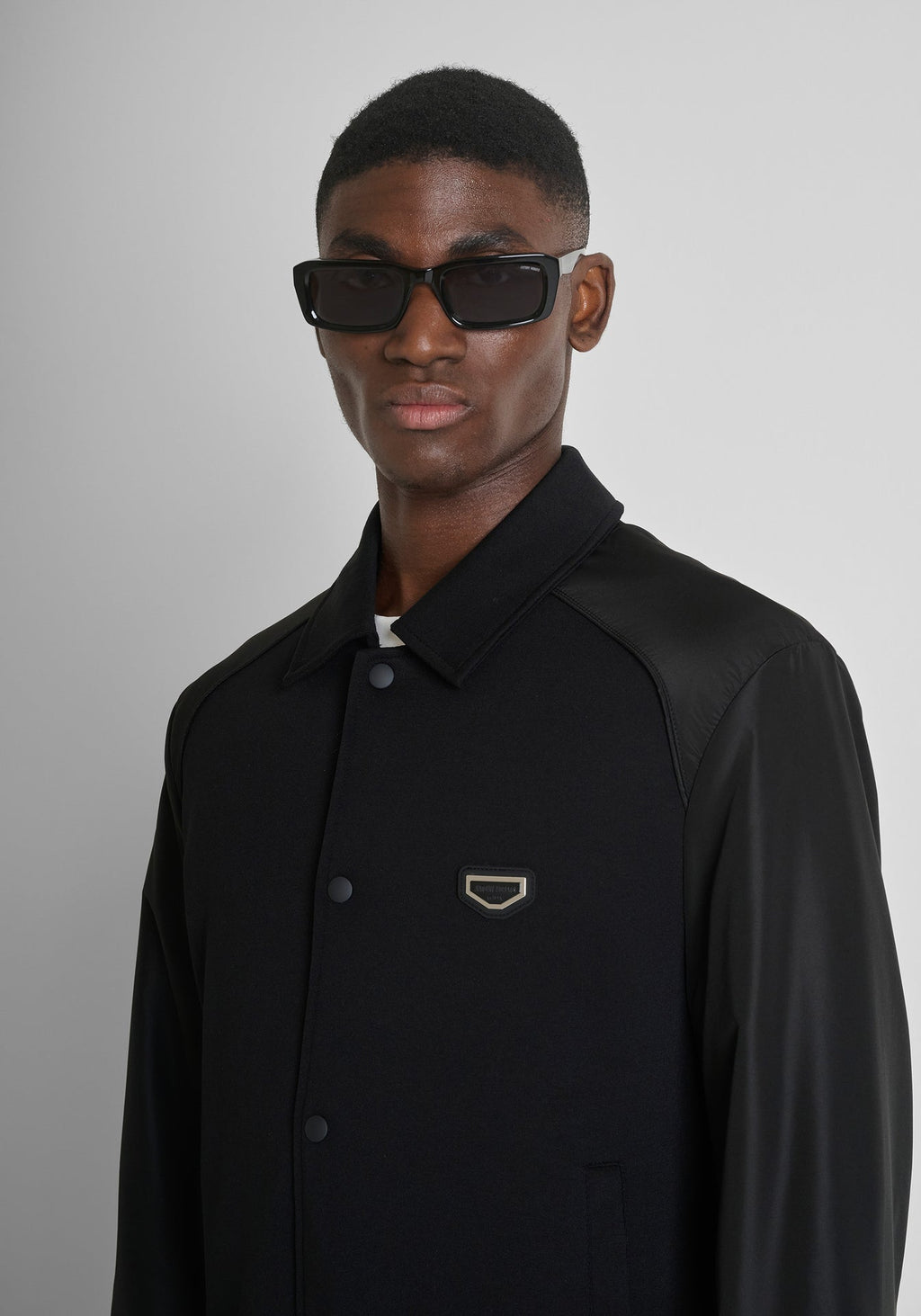 Casaco Camiseiro Preto Antony Morato SS26 Antony Morato