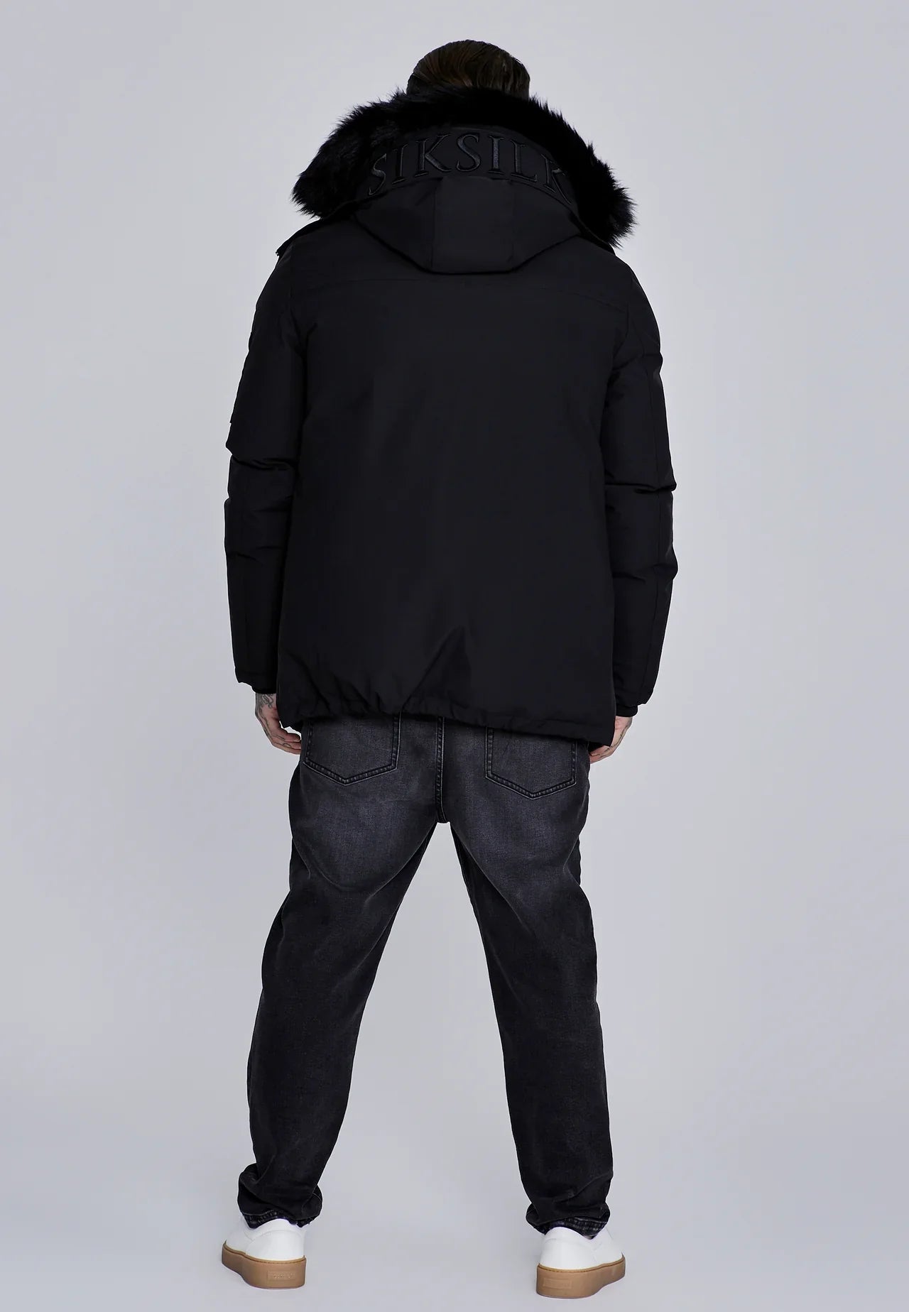 Casaco de Capuz Preto Siksilk FW25