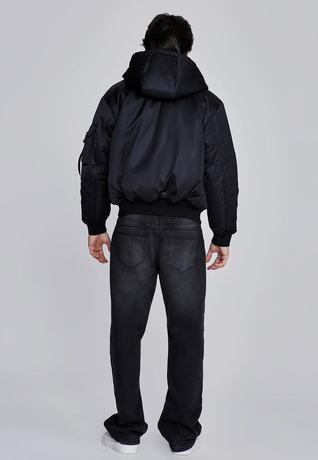 Casaco Bomber Preto com Capuz SikSilk FW25
