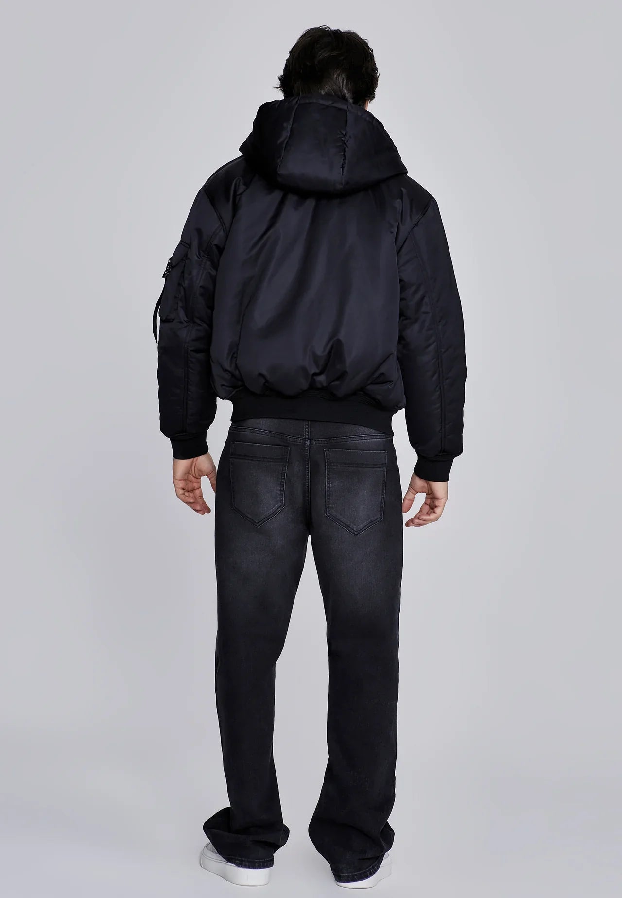 Casaco Bomber Preto com Capuz SikSilk FW25