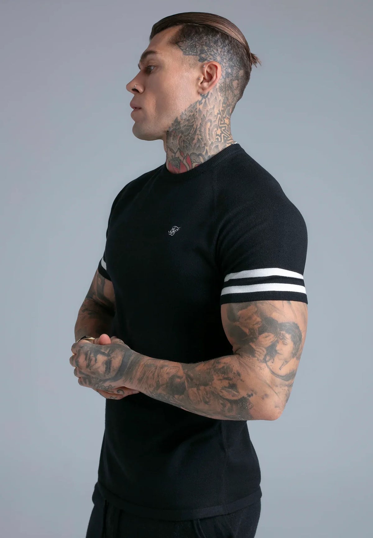 T-shirt Preta com Detalhes em Branco SikSilk