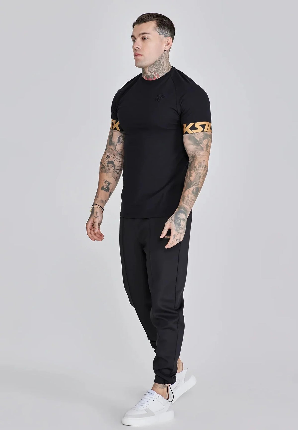 T-shirt Preta Muscle Fit SikSilk