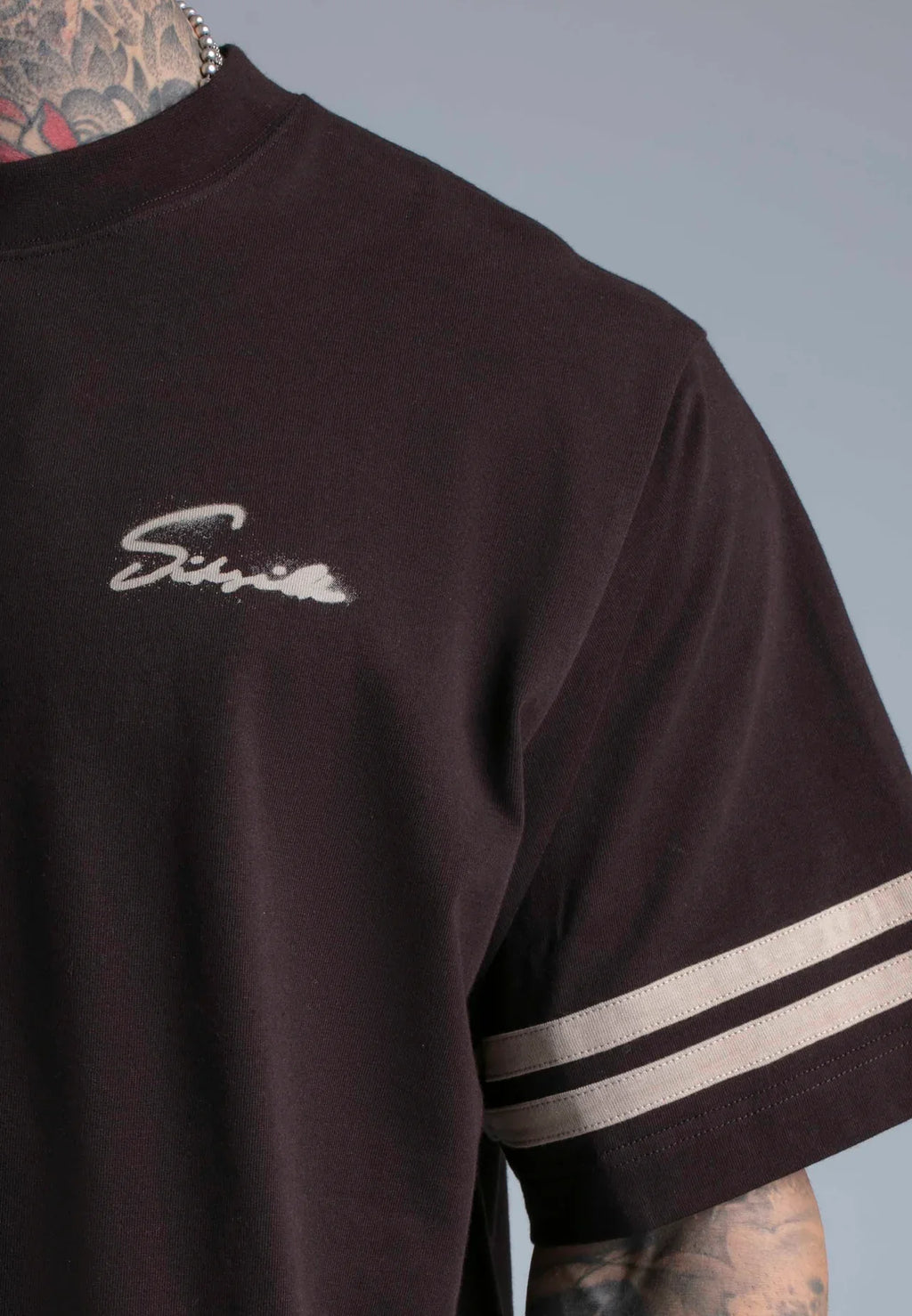 T-shirt Castanha SikSilk SS26