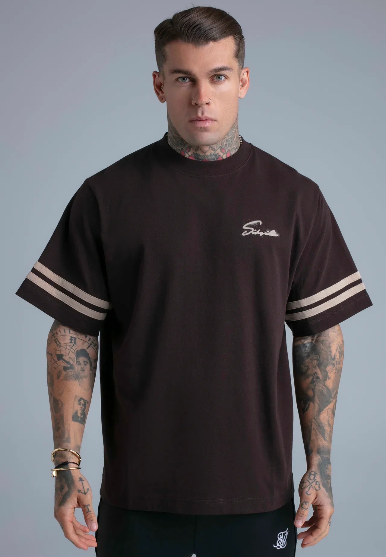 T-shirt Castanha SikSilk SS26
