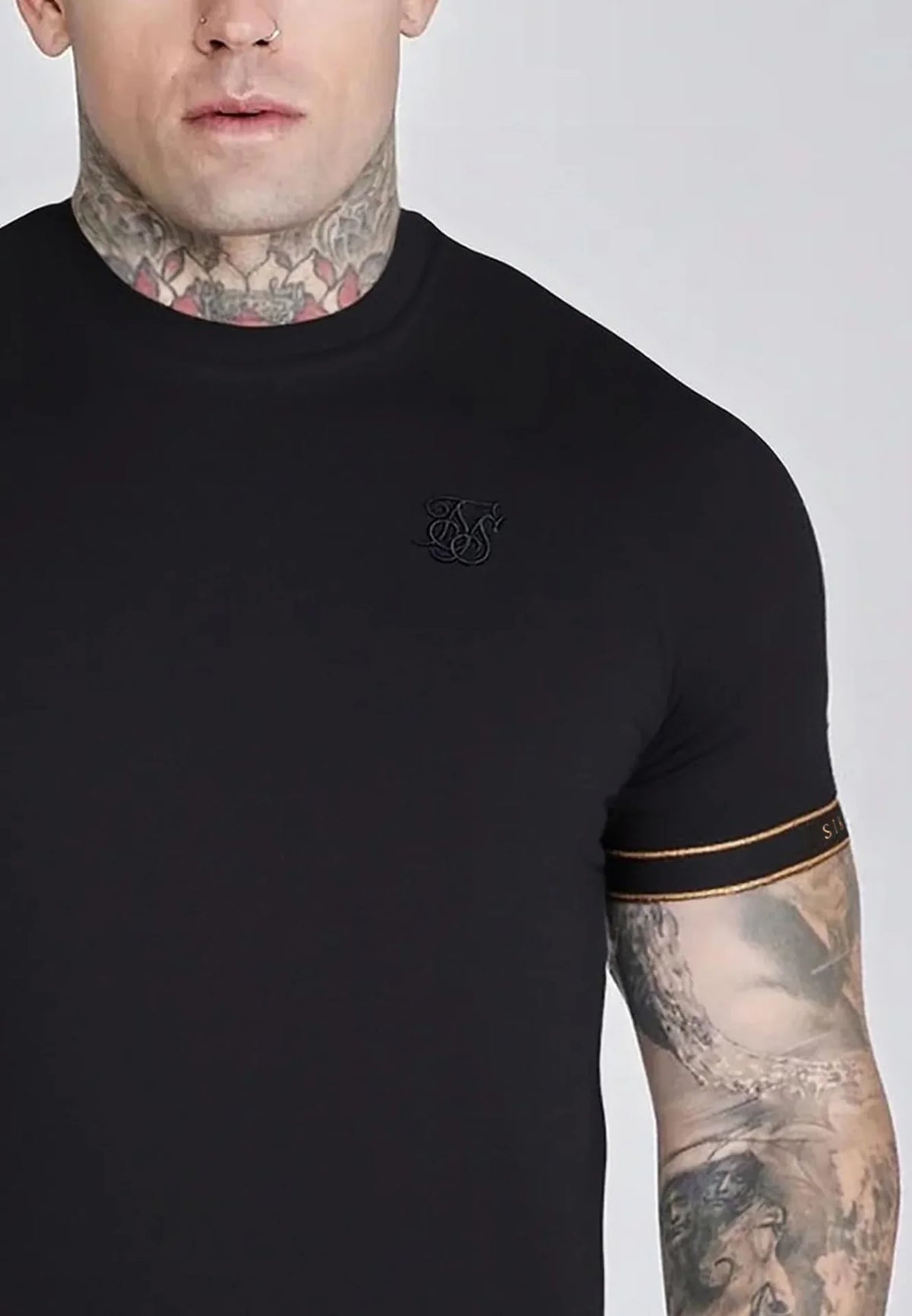 T-shirt Preta com Detalhes Tecido Elástico SikSilk