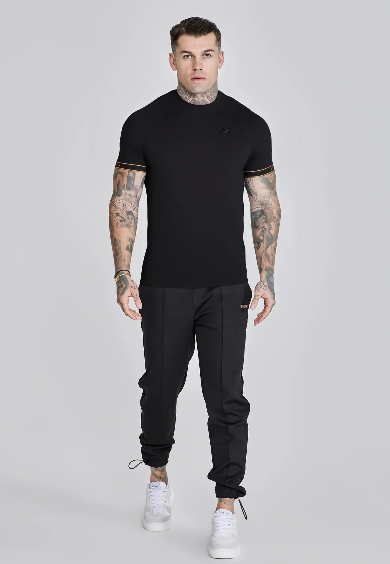 T-shirt Preta com Detalhes Tecido Elástico SikSilk