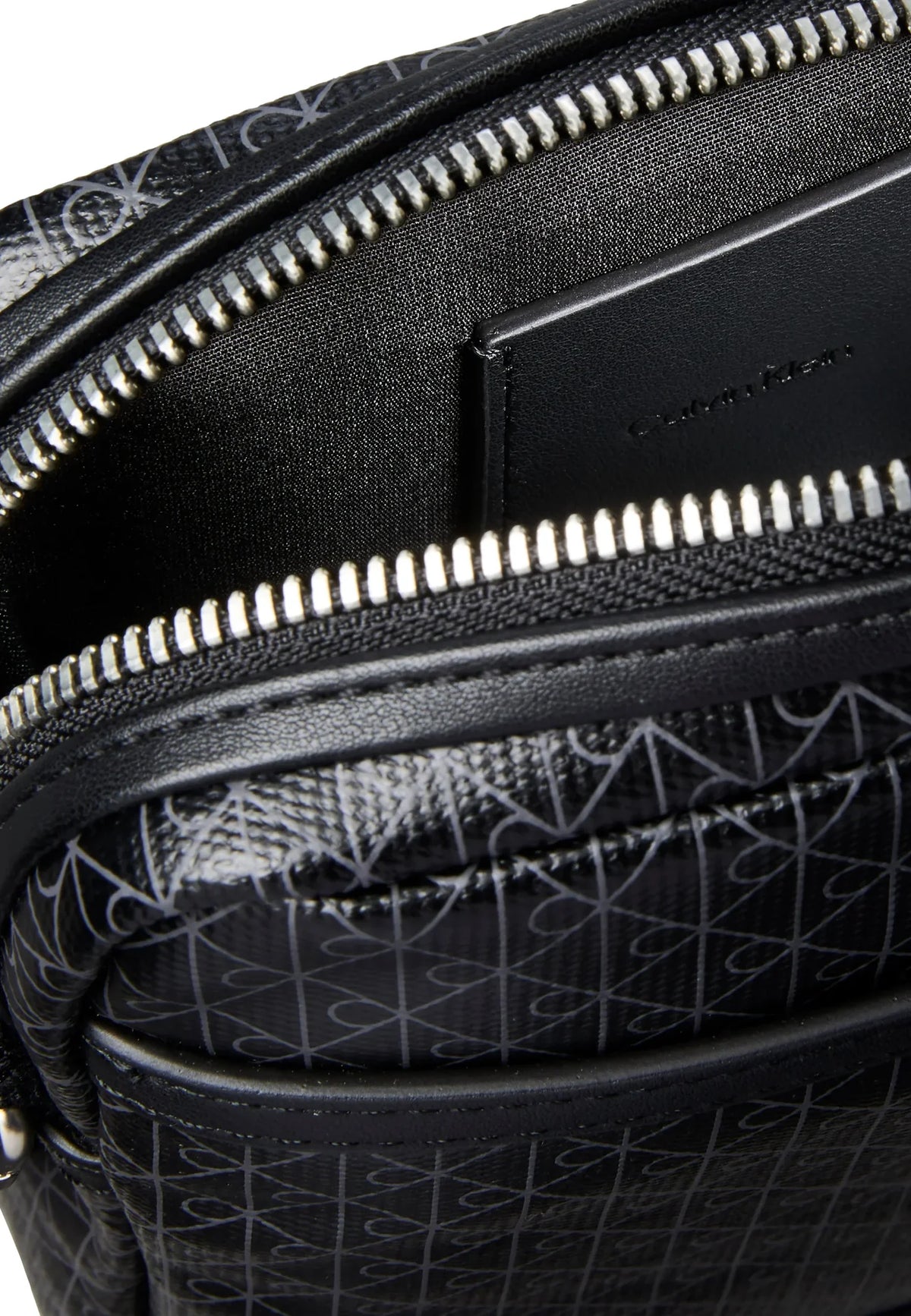 Bolsa Tiracolo Calvin Klein Preta Monograma Ovelha Negra Premium