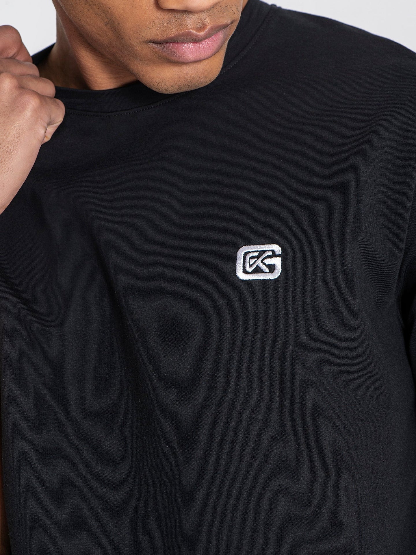 T-shirt Preta Gianni Kavanagh FW25