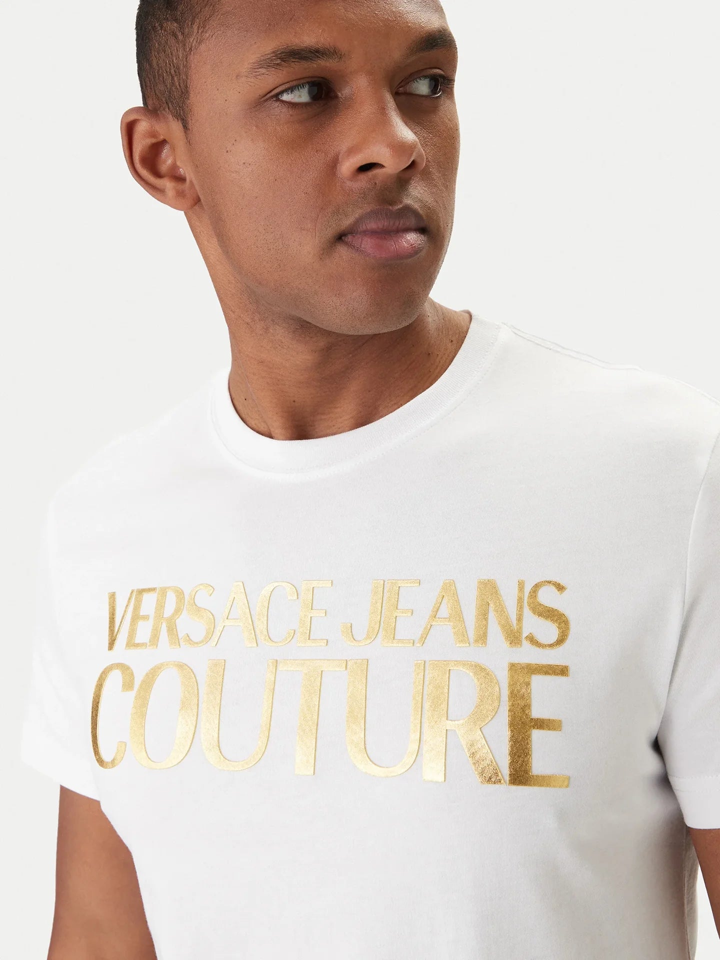 T-shirt Branca Logo Dourado Versace Jeans Couture